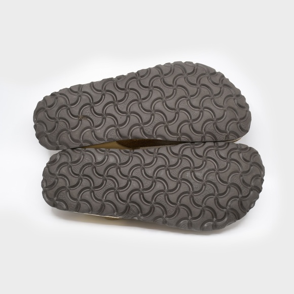 BETULA® by BIRKENSTOCK® Gizeh Sandals Nubuck Leather in Light Tan - Picture 5 of 7